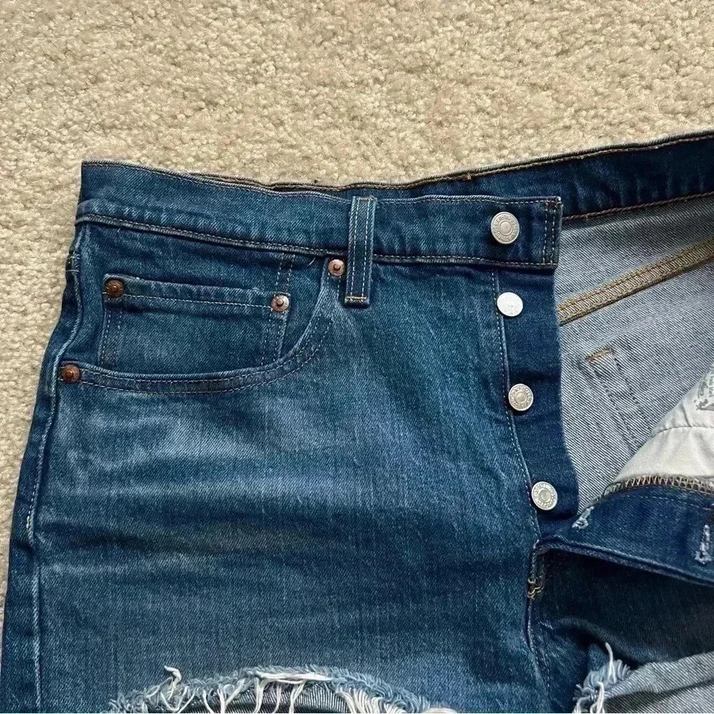Levi Strauss & Co 501 Jean Button Fly Shorts 2” Cut Off Women  Sz 30 Denim Blue